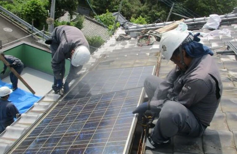 太陽光パネルを撤去する際には、安心かつ迅速な対応をお約束