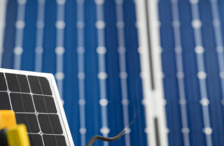 太陽光発電と蓄電池で暮らしをサポート